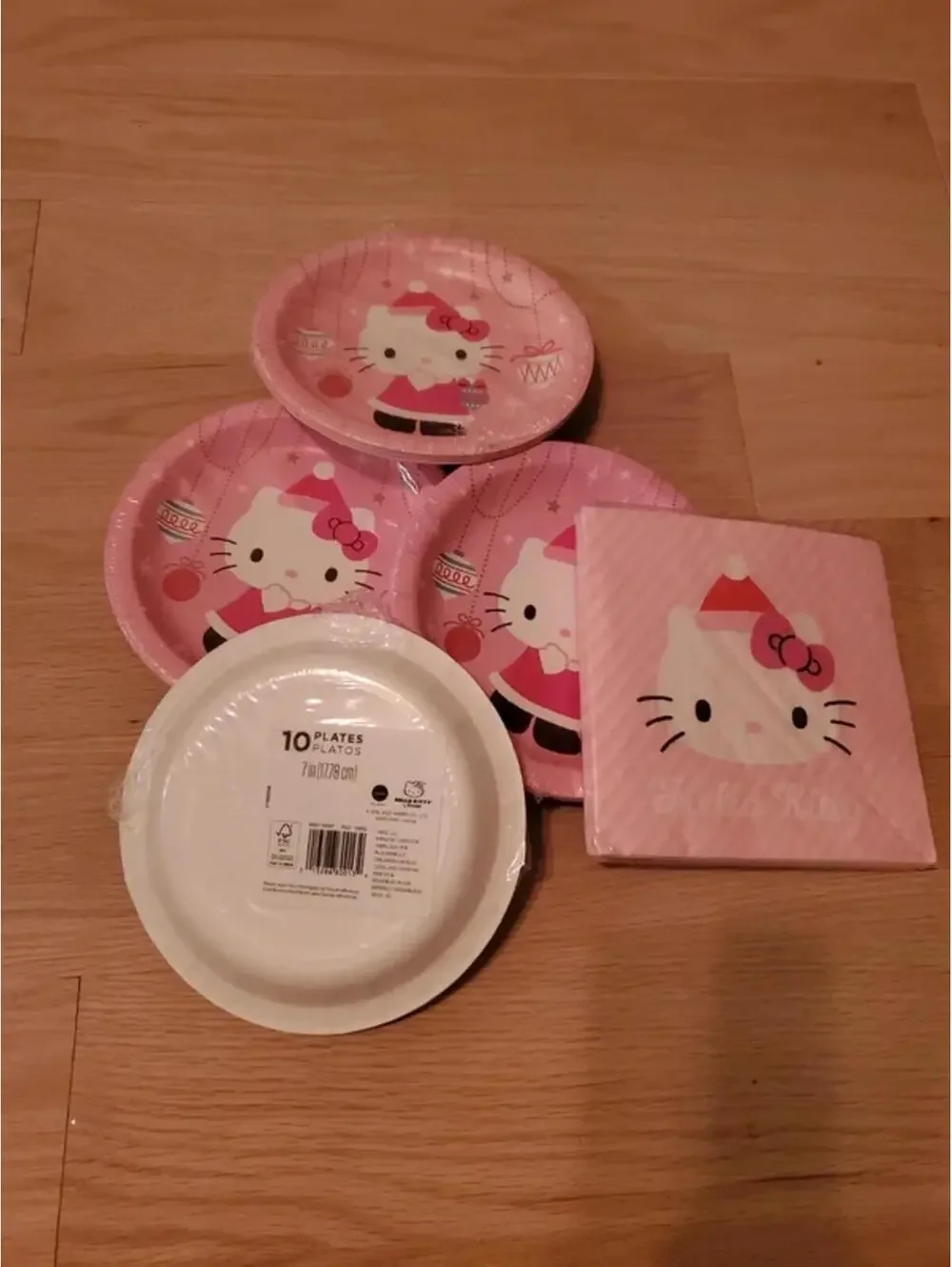 Hello Kitty Paper Plates and Napkins